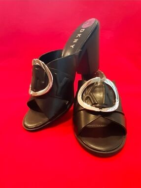 NWOB DKNY Black Cavi Mules Size 6.5